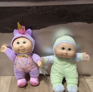 Cabbage Patch Kids Cuties Fantasy Friends Unicorn and 2003 Boy Green Outfit